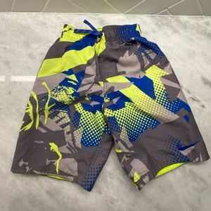Nike little boys size small swim trunks